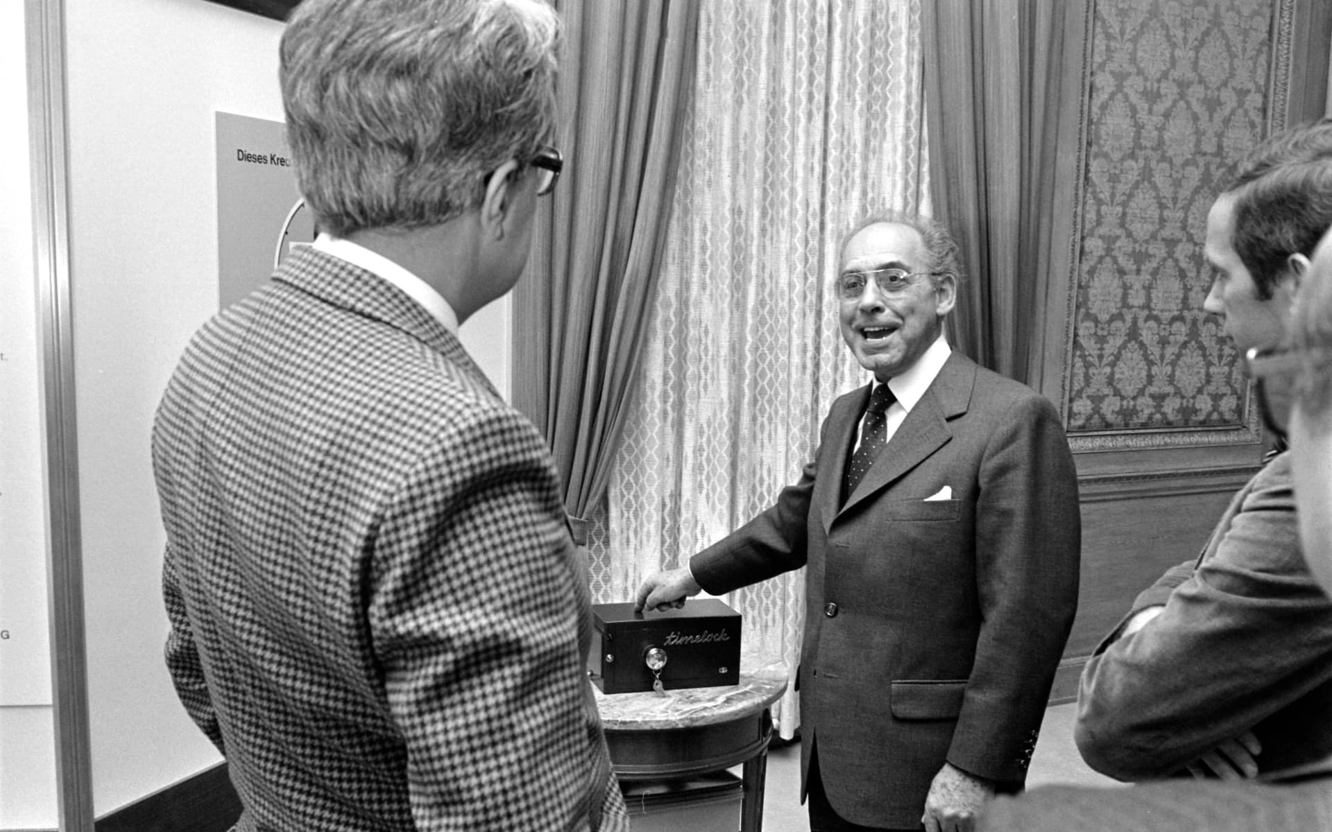 Dr. Kurt Körber presenting Timelock