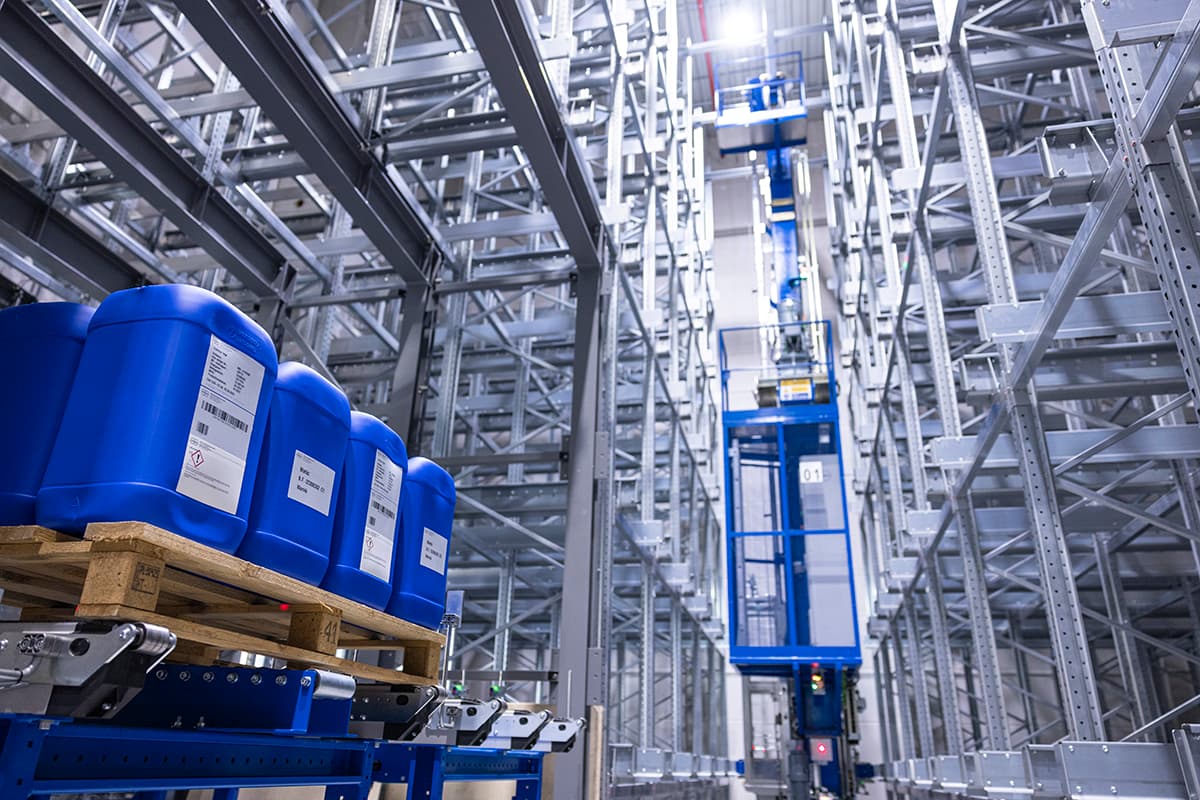 New high-rack warehouse in Bahrenfeld