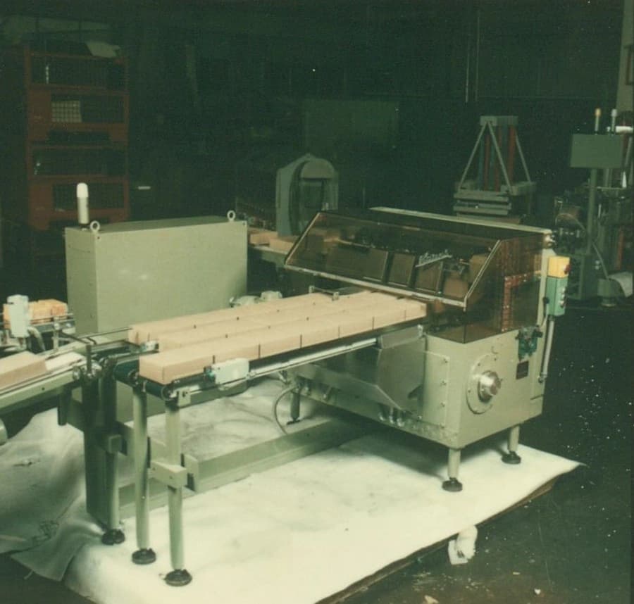 Old photo of Körber's cookie packer machine