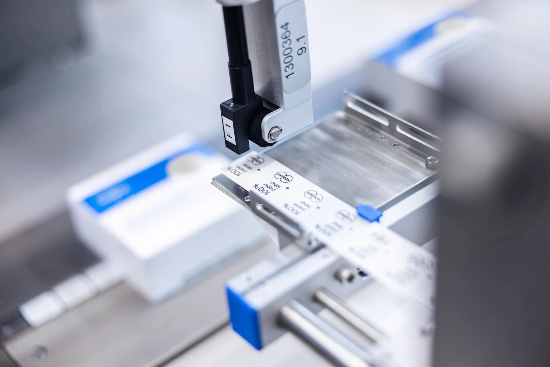 Label infeed machine.