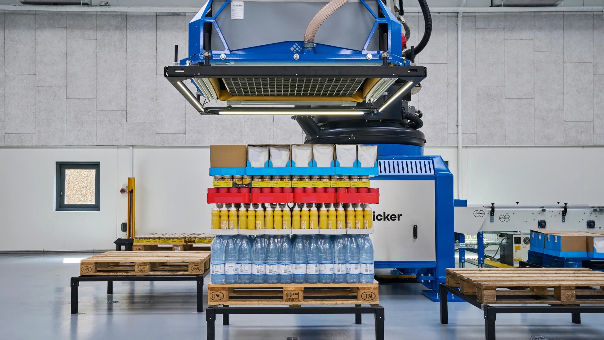 Layer Picker robot in action.