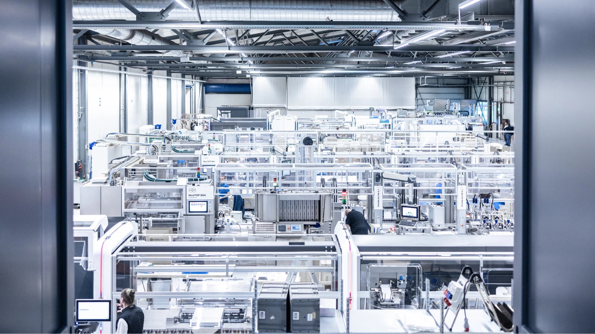 Warehouse full of Körber machines.