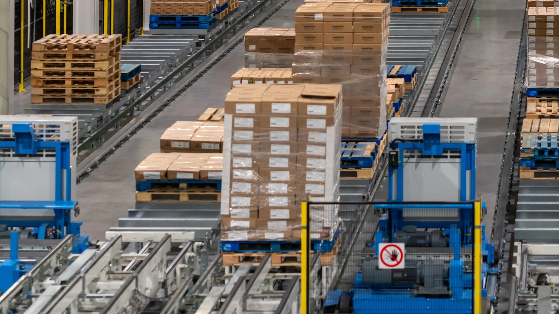 Layer Picker Gantry in a warehouse