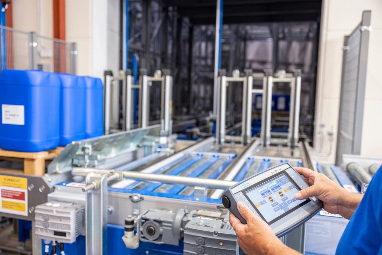 a Körber working focused on flavoring equipment for the tobacco and hemp industry